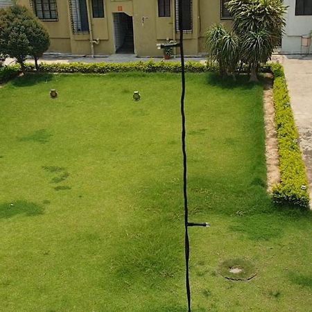Hotel Panthashala Santiniketan à Sri Niketan Extérieur photo