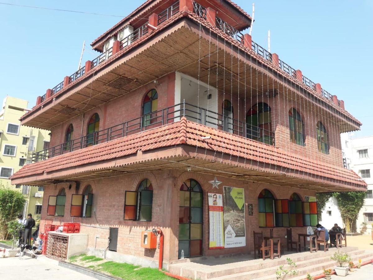 Hotel Panthashala Santiniketan à Sri Niketan Extérieur photo